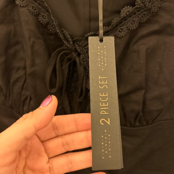 House Of Harlow 2- Piece Linen Set - Picture 9 of 9